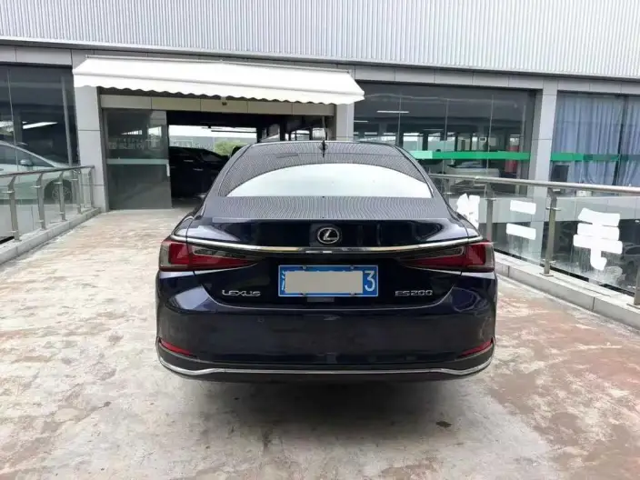 Lexus ES 2021 Model 200 Superior Edition