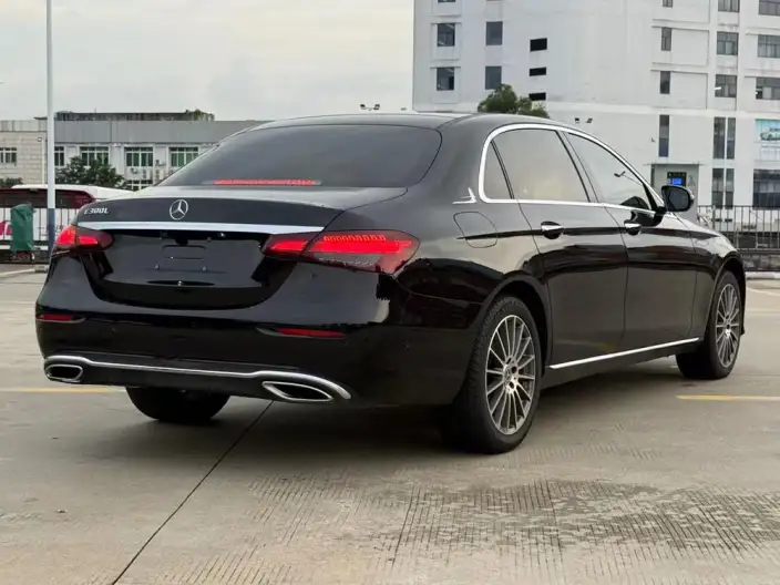 Mercedes-Benz E-Class 2021 Model Facelift E 260 L sedan – фото 4