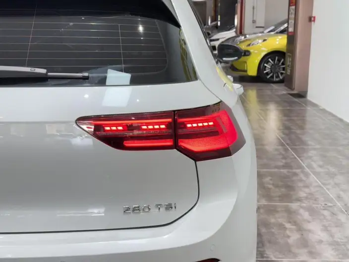 Volkswagen Golf 2023 Model Facelift 280TSI DSG R-Line Lite – фото 9