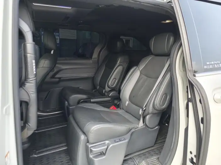 Toyota Sienna 2023 Model Hybrid 2.5L Premium Edition – фото 9