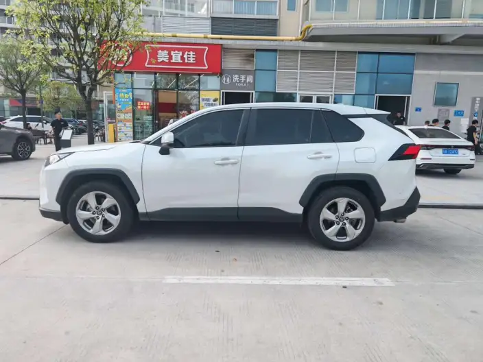 Toyota RAV4 2022 Model 2.0L CVT 2WD Fashion edition – фото 3