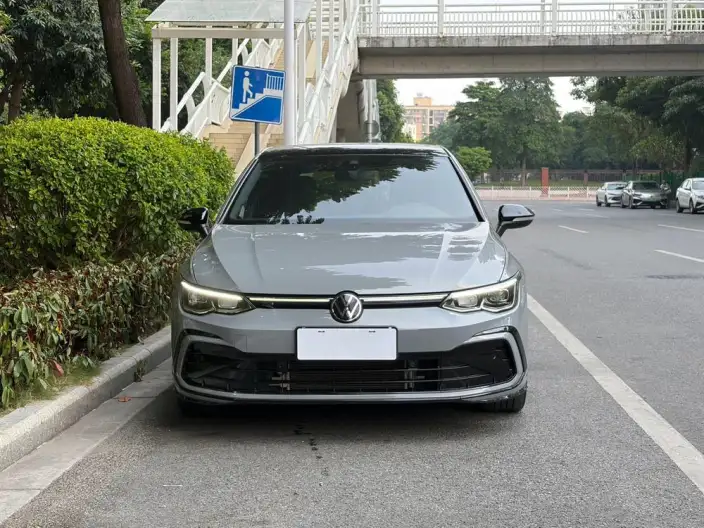 Volkswagen Golf 2023 Model 280TSI DSG R-Line Lite – фото 2