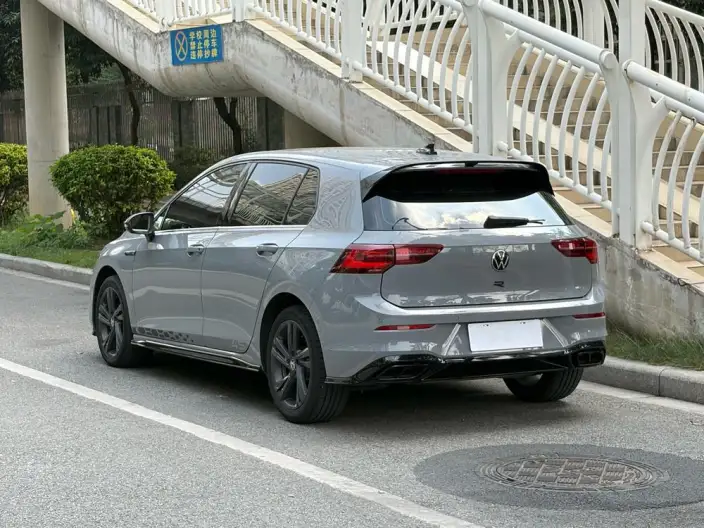 Volkswagen Golf 2023 Model 280TSI DSG R-Line Lite – фото 3