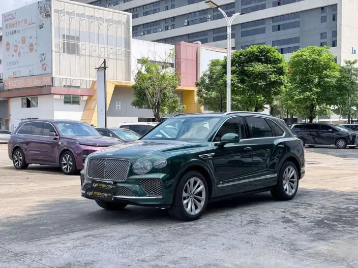 Bentayga 2022 Model 4.0T V8 – фото 1
