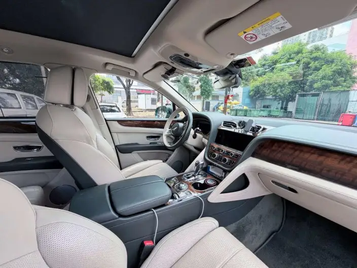 Bentayga 2022 Model 4.0T V8 – фото 9