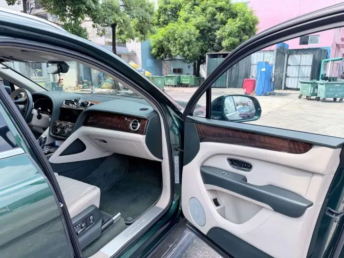 Bentayga 2022 Model 4.0T V8 – фото 10