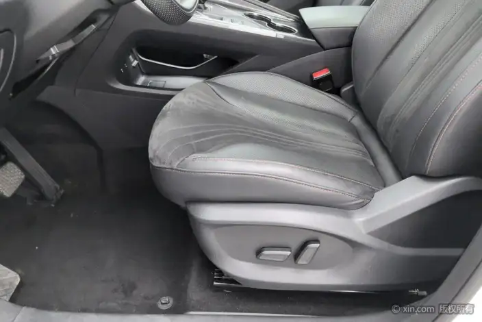 Roewe D5X DMH 2024 Model 135 Technology Edition – фото 9