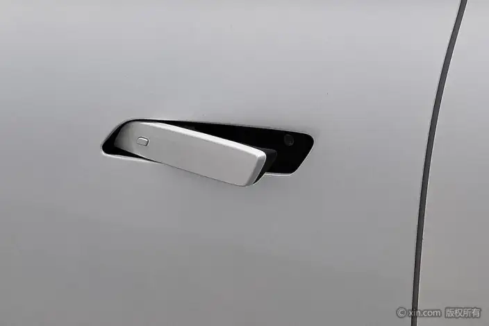 Roewe D5X DMH 2024 Model 135 Technology Edition – фото 10