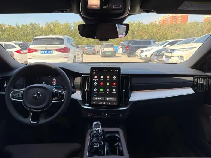 Volvo S90 2026 Model B5 Smart Range Deluxe Edition – фото 7