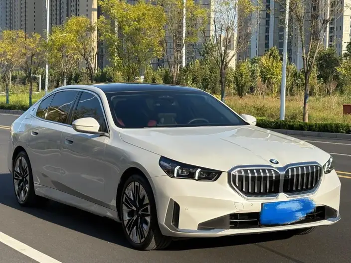 BMW 5 Series 2024 Model 530Li Exclusive Model Luxury Set – фото 3