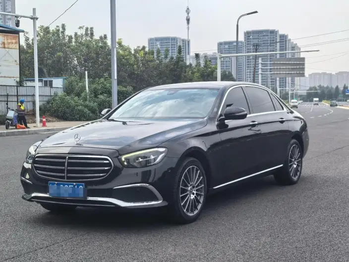 Mercedes-Benz E-Class 2023 Model Facelift E 260 L sedan – фото 1