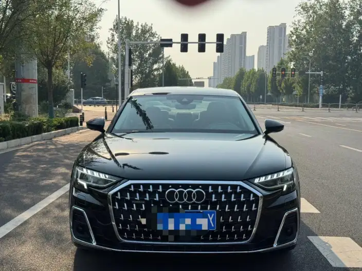 Audi A8 2022 Model A8L 50 TFSI quattro Comfort Model Collector Edition Edition – фото 2
