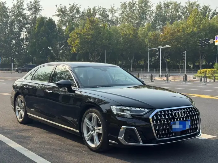 Audi A8 2022 Model A8L 50 TFSI quattro Comfort Model Collector Edition Edition – фото 3
