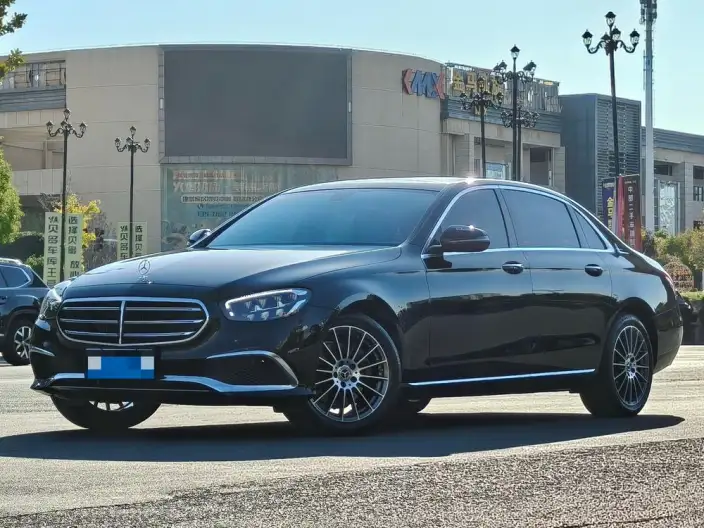 Mercedes-Benz E-Class 2022 Model Facelift II E 260 L sedan – фото 1