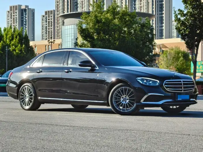Mercedes-Benz E-Class 2022 Model Facelift II E 260 L sedan – фото 3