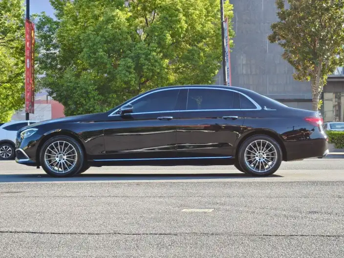 Mercedes-Benz E-Class 2022 Model Facelift II E 260 L sedan – фото 4