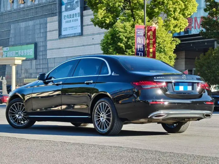 Mercedes-Benz E-Class 2022 Model Facelift II E 260 L sedan – фото 5