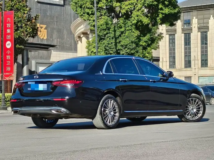 Mercedes-Benz E-Class 2022 Model Facelift II E 260 L sedan – фото 7