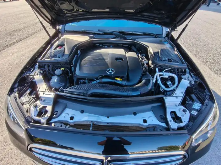 Mercedes-Benz E-Class 2022 Model Facelift II E 260 L sedan – фото 8