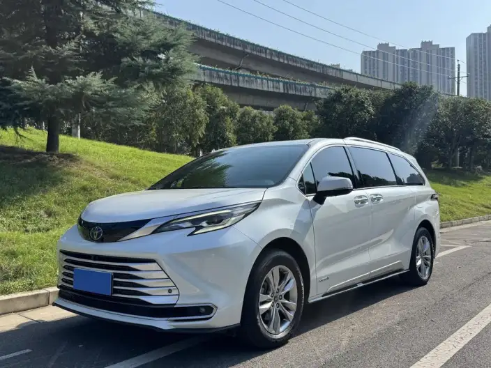 Toyota Sienna 2021 Model 2.5L Hybrid Supreme Edition – фото 1
