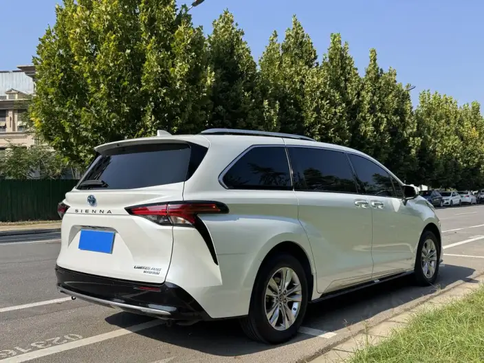 Toyota Sienna 2021 Model 2.5L Hybrid Supreme Edition – фото 3