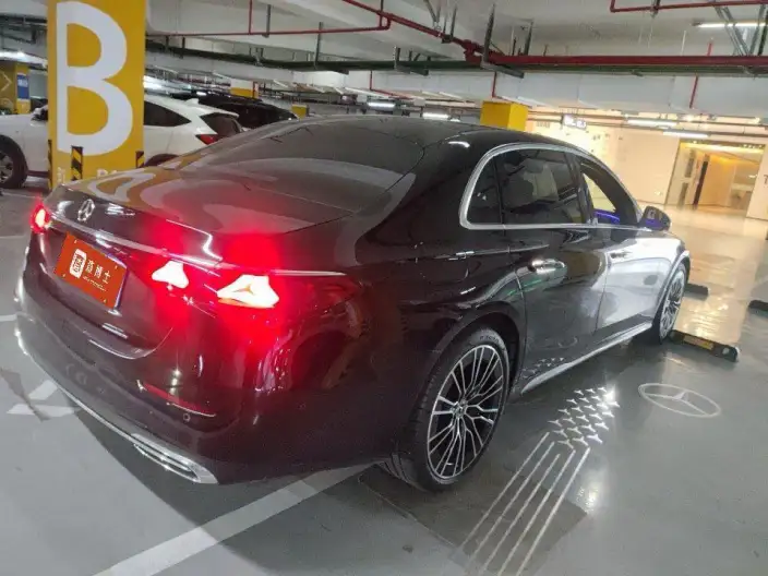 Mercedes-Benz E-Class 2025 Model E 300 L Noble Model sedan – фото 3