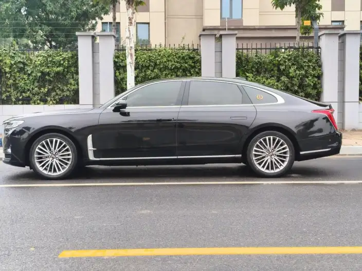 HONGQI H9 2022 Model 2.0T Flag Enjoy Edition