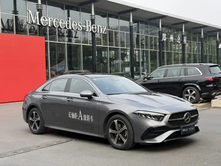 Mercedes-Benz A-class 2023 Model A 200 L Sports sedan Fashion Edition – фото 3