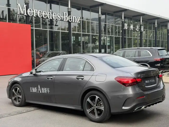 Mercedes-Benz A-class 2023 Model A 200 L Sports sedan Fashion Edition – фото 5