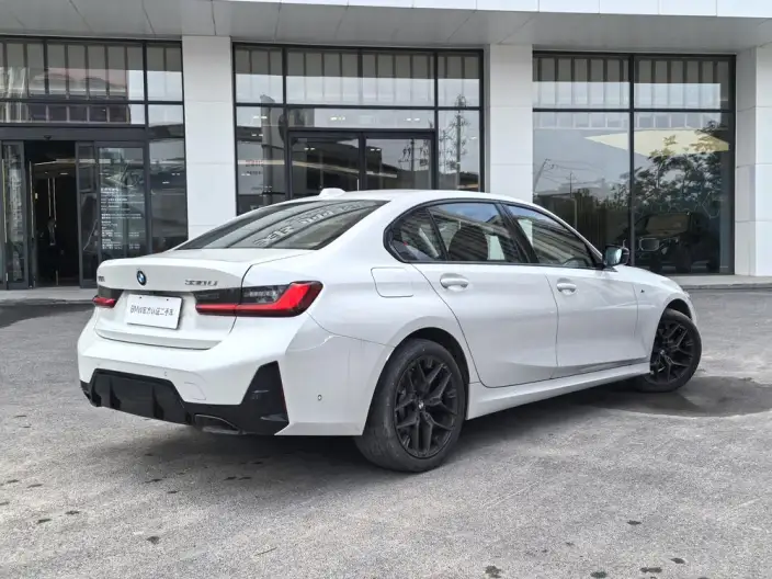 BMW 3 Series 2025 Model 330Li M Sports Night Set – фото 5