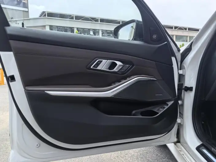 BMW 3 Series 2025 Model 330Li M Sports Night Set – фото 7