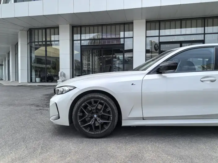 BMW 3 Series 2025 Model 330Li M Sports Night Set – фото 9