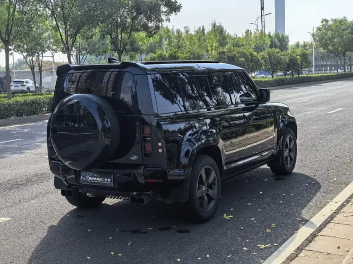 Land Rover Defender 2025 Model 110 3.0T P400 HSE X-Dynamic – фото 7