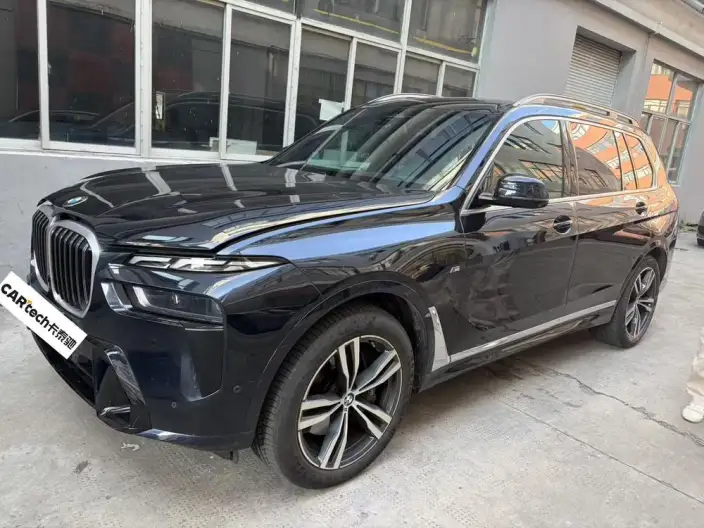 BMW X7 2023 Model xDrive40i Exclusive Model M Sports Set – фото 1