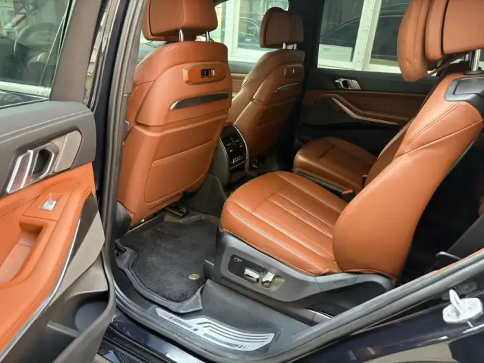 BMW X7 2023 Model xDrive40i Exclusive Model M Sports Set – фото 9