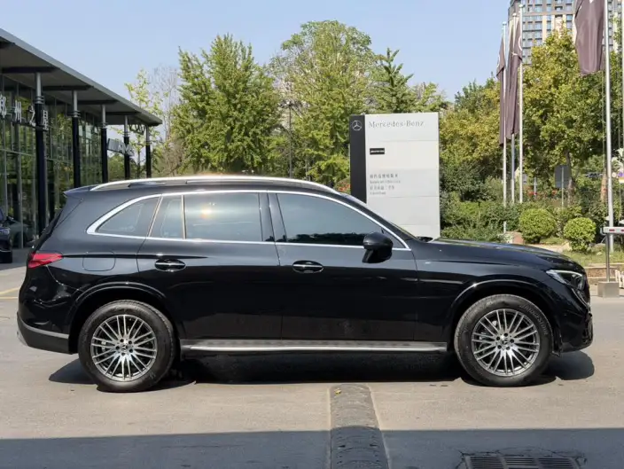 Mercedes-Benz GLC 2024 Model Facelift GLC 300 L 4MATIC Dynamic Model 5 seat – фото 8