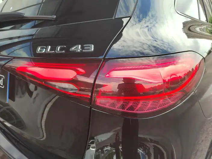 Mercedes-Benz GLC AMG 2025 Model AMG GLC 43 4MATIC – фото 9
