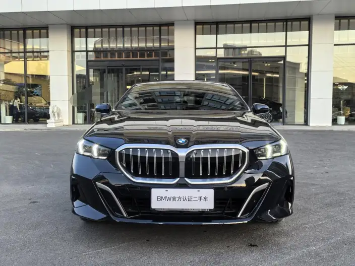 BMW 5 Series 2024 Model 530Li Leading Model M Sports Set – фото 2
