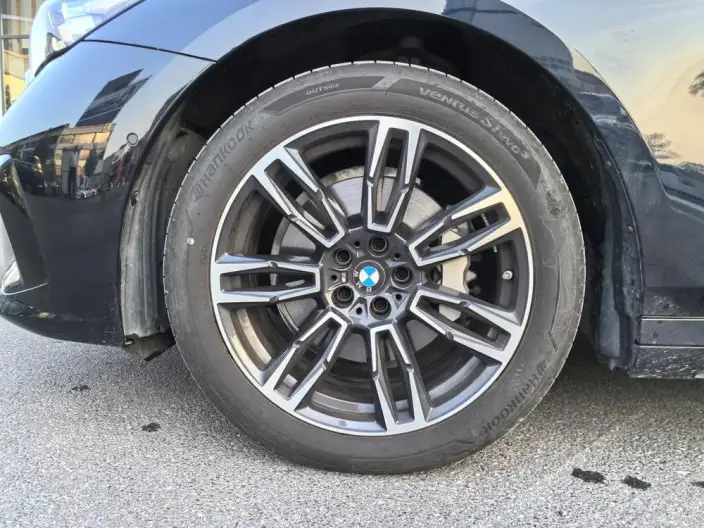 BMW 5 Series 2024 Model 530Li Leading Model M Sports Set – фото 6