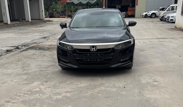 Honda Accord 2021 260TURBO Luxury Starlight Limited – фото 2