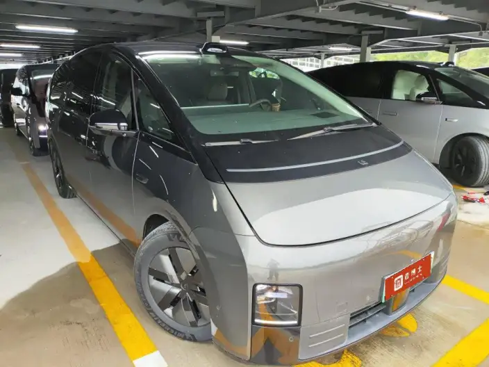 Li Auto MEGA 2024 Model Ultra Edition – фото 2