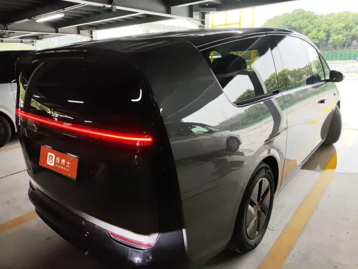 Li Auto MEGA 2024 Model Ultra Edition – фото 4