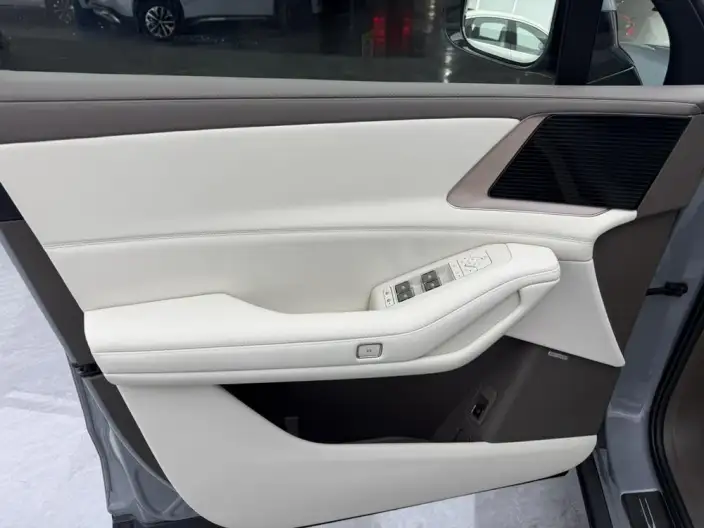 Denza N8L DM 2025 Model Flagship Model – фото 5