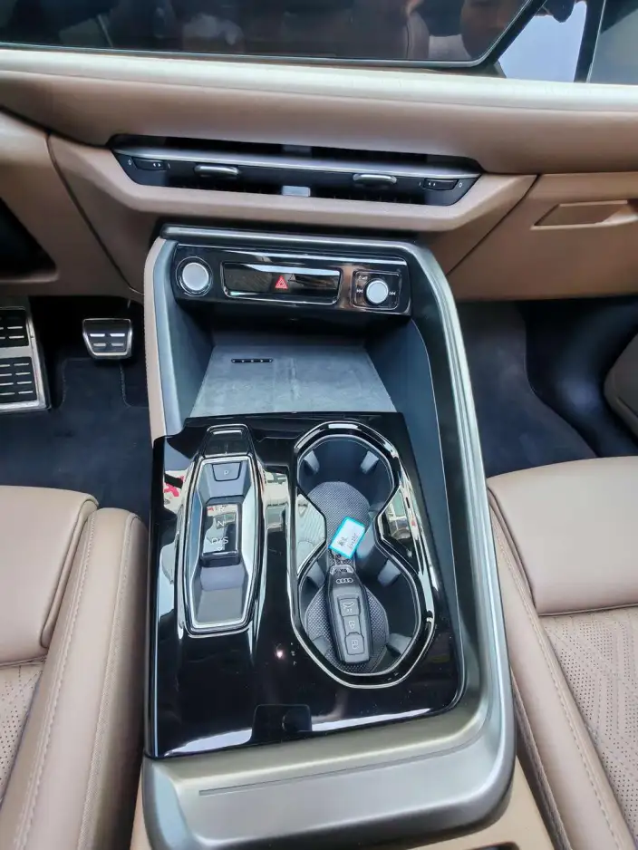 Audi Q5L 2026 Model 2.0T 10M Users Edition Edition – фото 10