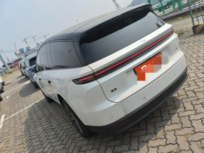 Li Auto i8 2025 Model Standard Edition – фото 3