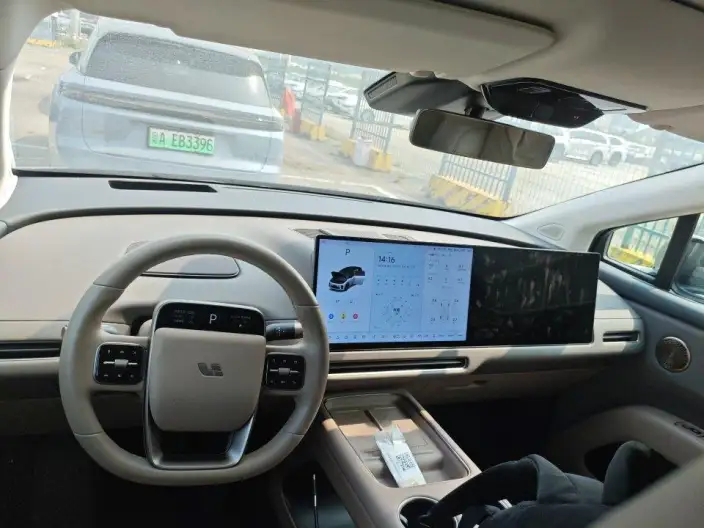 Li Auto i8 2025 Model Standard Edition – фото 8