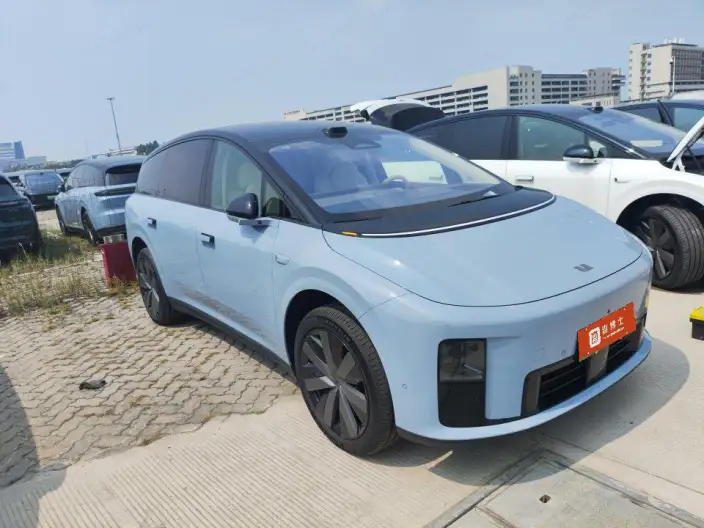 Li Auto i8 2025 Model Standard Edition – фото 2