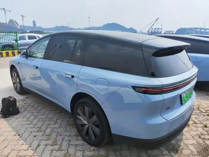 Li Auto i8 2025 Model Standard Edition – фото 3