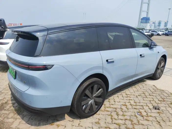 Li Auto i8 2025 Model Standard Edition – фото 4