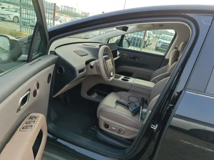 Li Auto i8 2025 Model Standard Edition – фото 7